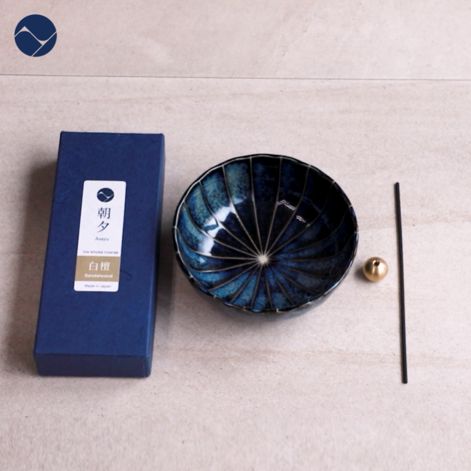 Asayu Japan ｜ Low Smoke[ Sandalwood Scent (40g)＋Navy Blue Lotus Incense Holder with Brass Stand ] Set (Pre-Order)