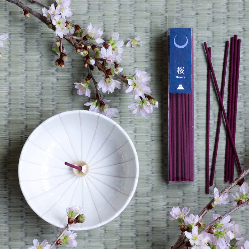 【日本預購】朝夕｜日本風情低煙線香禮盒 (櫻花+綠茶｜連香座)