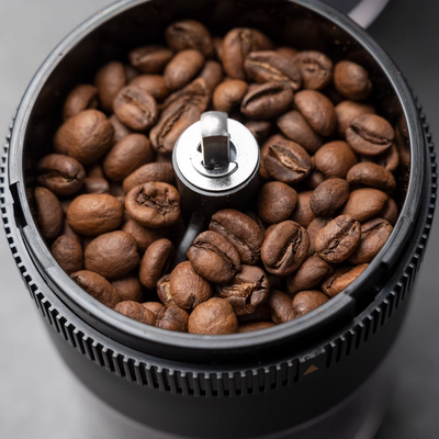 iHYGGE 高硬度陶瓷磨芯電動咖啡豆研磨器 - 黑色